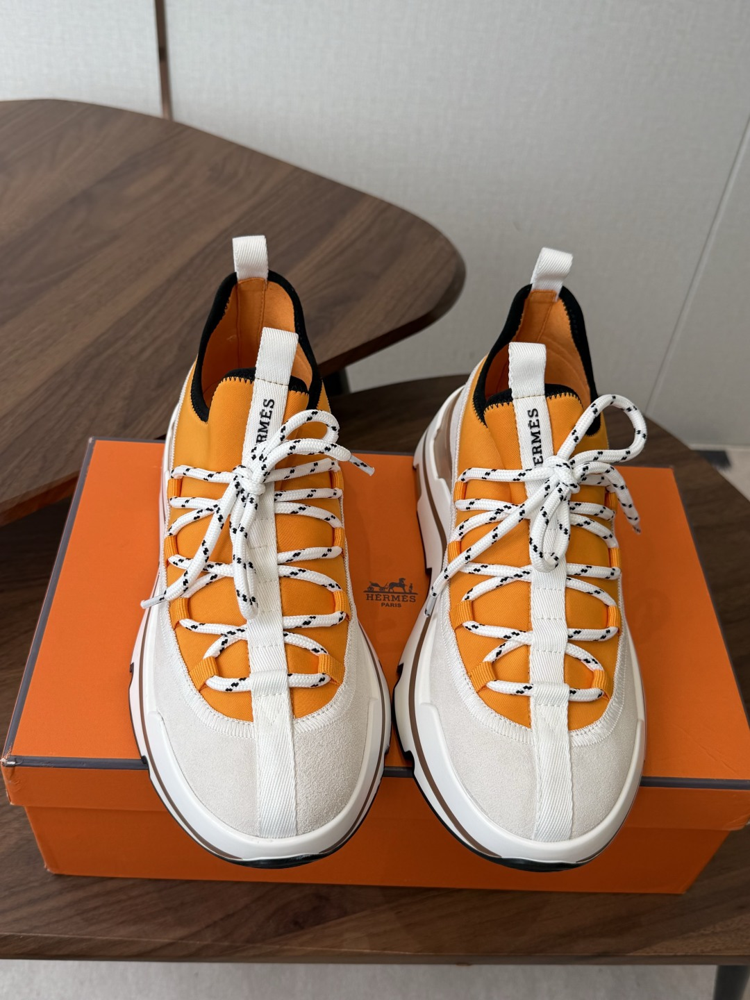H家新品26ss  Hermes 爱马仕  运动鞋 采用进口牛皮 进口麂皮镂空 运动时尚鞋面整圈头层小牛