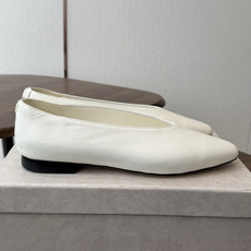 Jimmy Choo 26ss单鞋 同步专柜 主打精致 舒适度休闲 甜美 无解风都轻松满足 bli Jimmy Choo 26ss单鞋 同步专柜 主打精致 舒适度休闲 甜美 无解风都轻松满足 bli