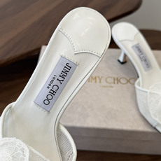 Jimmy Choo jc 周仰杰 新款蕾丝高跟鞋,这对复古小蕾丝,绝对是鞋柜C位的不二之选!它不只 Jimmy Choo jc 周仰杰 新款蕾丝高跟鞋,这对复古小蕾丝,绝对是鞋柜C位的不二之选!它不只