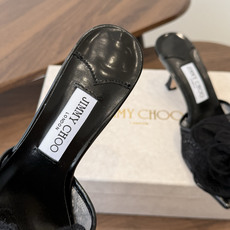 Jimmy Choo jc 周仰杰 新款蕾丝高跟鞋,这对复古小蕾丝,绝对是鞋柜C位的不二之选!它不只 Jimmy Choo jc 周仰杰 新款蕾丝高跟鞋,这对复古小蕾丝,绝对是鞋柜C位的不二之选!它不只
