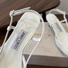 Jimmy Choo jc 周仰杰 新款蕾丝高跟鞋,这对复古小蕾丝,绝对是鞋柜C位的不二之选!它不只 Jimmy Choo jc 周仰杰 新款蕾丝高跟鞋,这对复古小蕾丝,绝对是鞋柜C位的不二之选!它不只