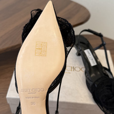 Jimmy Choo jc 周仰杰 新款蕾丝高跟鞋,这对复古小蕾丝,绝对是鞋柜C位的不二之选!它不只 Jimmy Choo jc 周仰杰 新款蕾丝高跟鞋,这对复古小蕾丝,绝对是鞋柜C位的不二之选!它不只