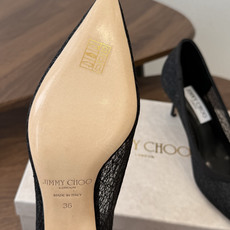 Jimmy Choo jc 周仰杰 新款蕾丝高跟鞋,这对复古小蕾丝,绝对是鞋柜C位的不二之选!它不只 Jimmy Choo jc 周仰杰 新款蕾丝高跟鞋,这对复古小蕾丝,绝对是鞋柜C位的不二之选!它不只