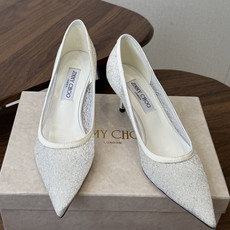 Jimmy Choo jc 周仰杰 新款蕾丝高跟鞋,这对复古小蕾丝,绝对是鞋柜C位的不二之选!它不只 Jimmy Choo jc 周仰杰 新款蕾丝高跟鞋,这对复古小蕾丝,绝对是鞋柜C位的不二之选!它不只