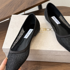 Jimmy Choo jc 周仰杰 新款蕾丝高跟鞋,这对复古小蕾丝,绝对是鞋柜C位的不二之选!它不只 Jimmy Choo jc 周仰杰 新款蕾丝高跟鞋,这对复古小蕾丝,绝对是鞋柜C位的不二之选!它不只