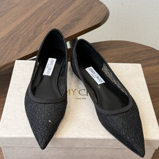 Jimmy Choo jc 周仰杰 新款蕾丝高跟鞋,这对复古小蕾丝,绝对是鞋柜C位的不二之选!它不只 Jimmy Choo jc 周仰杰 新款蕾丝高跟鞋,这对复古小蕾丝,绝对是鞋柜C位的不二之选!它不只