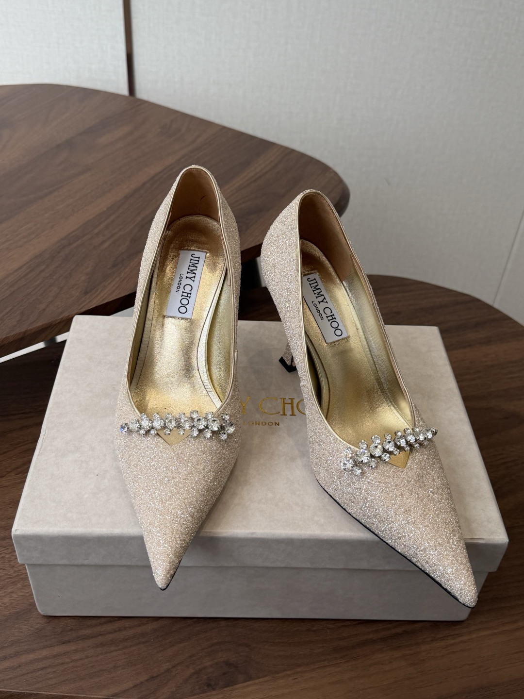 Jimmy Choo 26ss 春夏 系列JC新款 高跟 单鞋模糊鞋履与珠宝配饰之间的界线 鲜明 Jim Jimmy Choo 26ss 春夏 系列JC新款 高跟 单鞋模糊鞋履与珠宝配饰之间的界线 鲜明 Jim