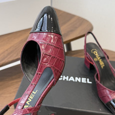 Chanel26ss夏季新款拼色尖头后空平底凉鞋 自带法式优雅的名媛气质,经典撞色鞋头设计,尖头线条柔和修长,后绊带结构 Chanel26ss夏季新款拼色尖头后空平底凉鞋 自带法式优雅的名媛气质,经典撞色鞋头设计,尖头线条柔和修长,后绊带结构