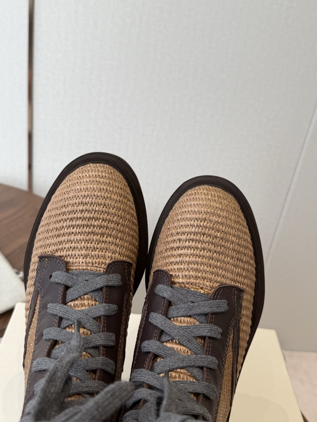 Brunello Cucineli ss26new arrival～ 编织拉菲草鞋面秋冬新款马丁靴 上脚帅气舒适 秋冬一
