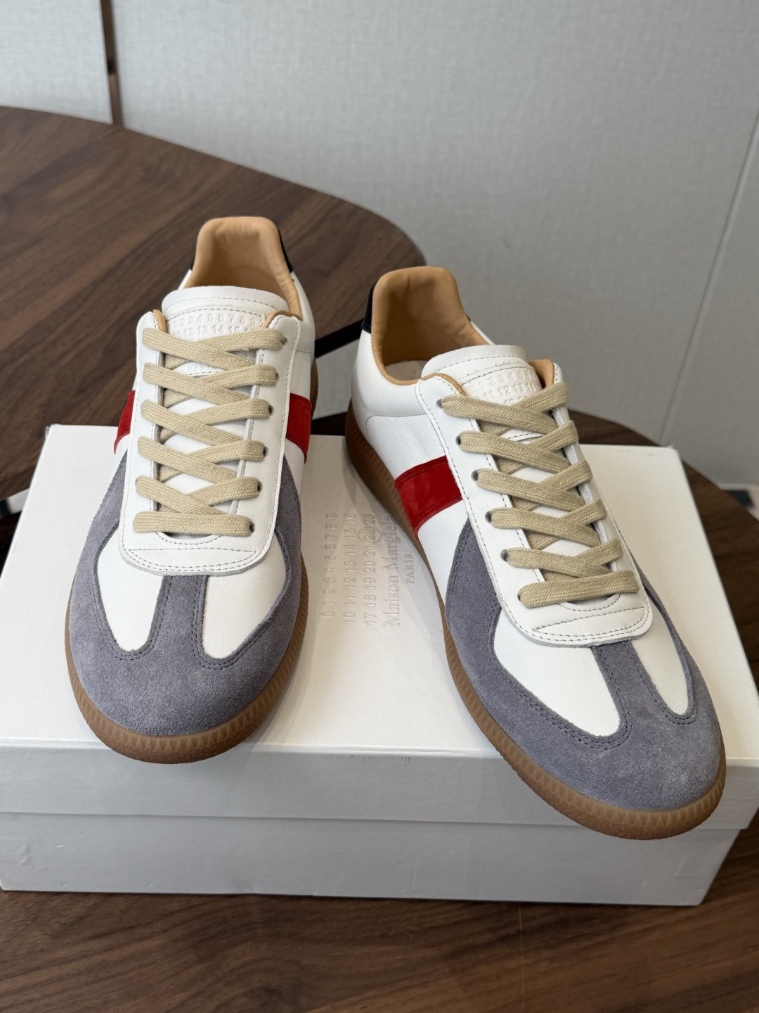 MaisonMargiela MM6 马吉拉 26新色 情侣款 德训鞋 休闲 运动鞋 原版购入开发 做货 鬼才设计师品 MaisonMargiela MM6 马吉拉 26新色 情侣款 德训鞋 休闲 运动鞋 原版购入开发 做货 鬼才设计师品