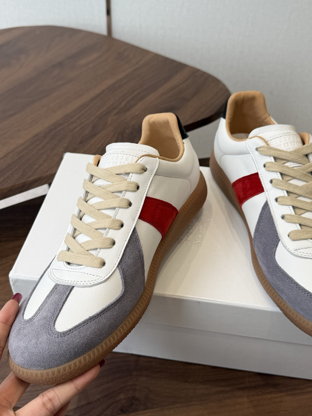 MaisonMargiela MM6 马吉拉 26新色 情侣款 德训鞋 休闲 运动鞋 原版购入开发 做货 鬼才设计师品 MaisonMargiela MM6 马吉拉 26新色 情侣款 德训鞋 休闲 运动鞋 原版购入开发 做货 鬼才设计师品