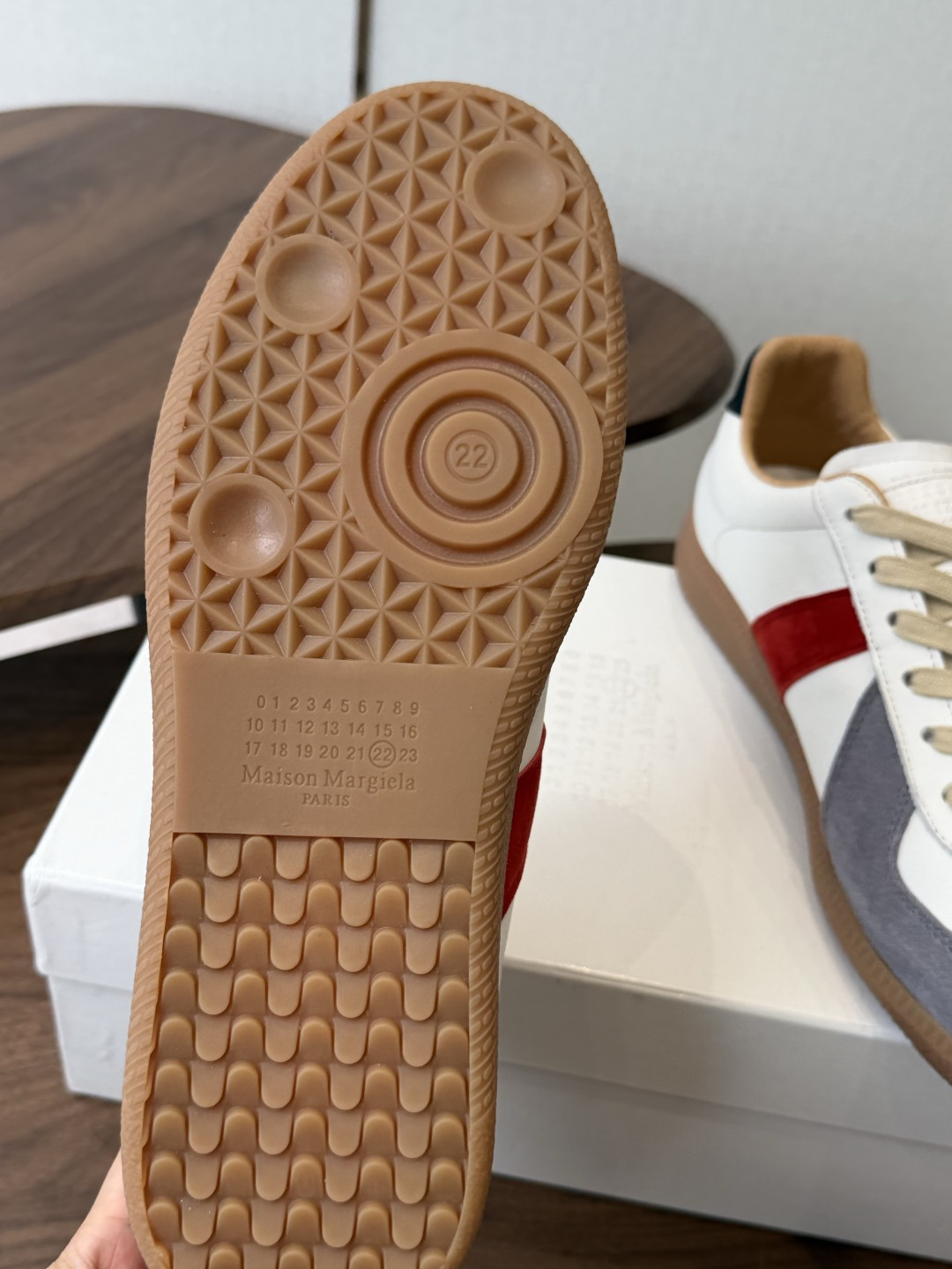 MaisonMargiela MM6 马吉拉 26新色 情侣款 德训鞋 休闲 运动鞋 原版购入开发 做货 鬼才设计师品 MaisonMargiela MM6 马吉拉 26新色 情侣款 德训鞋 休闲 运动鞋 原版购入开发 做货 鬼才设计师品