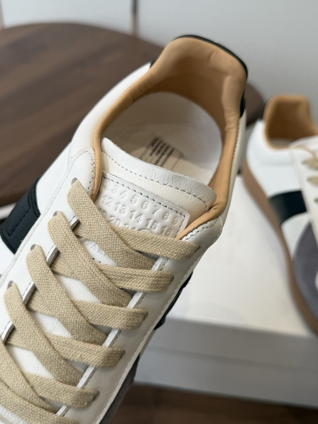 MaisonMargiela MM6 马吉拉 26新色 情侣款 德训鞋 休闲 运动鞋 原版购入开发 做货 鬼才设计师品 MaisonMargiela MM6 马吉拉 26新色 情侣款 德训鞋 休闲 运动鞋 原版购入开发 做货 鬼才设计师品