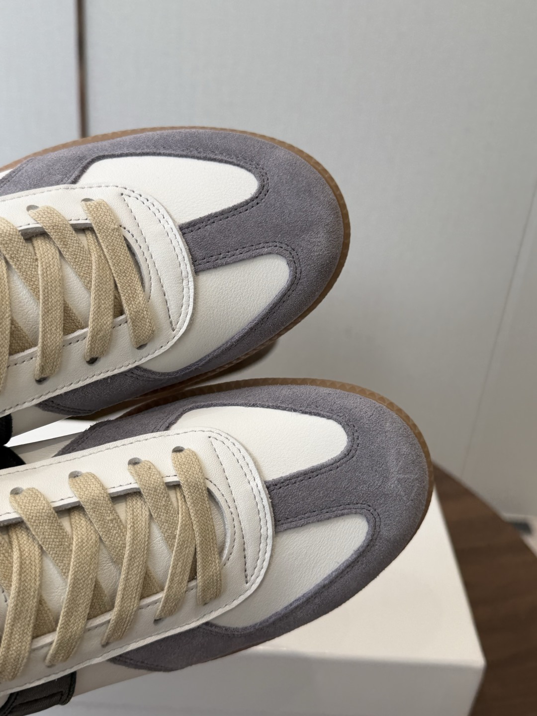 MaisonMargiela MM6 马吉拉 26新色 情侣款 德训鞋 休闲 运动鞋 原版购入开发 做货 鬼才设计师品 MaisonMargiela MM6 马吉拉 26新色 情侣款 德训鞋 休闲 运动鞋 原版购入开发 做货 鬼才设计师品