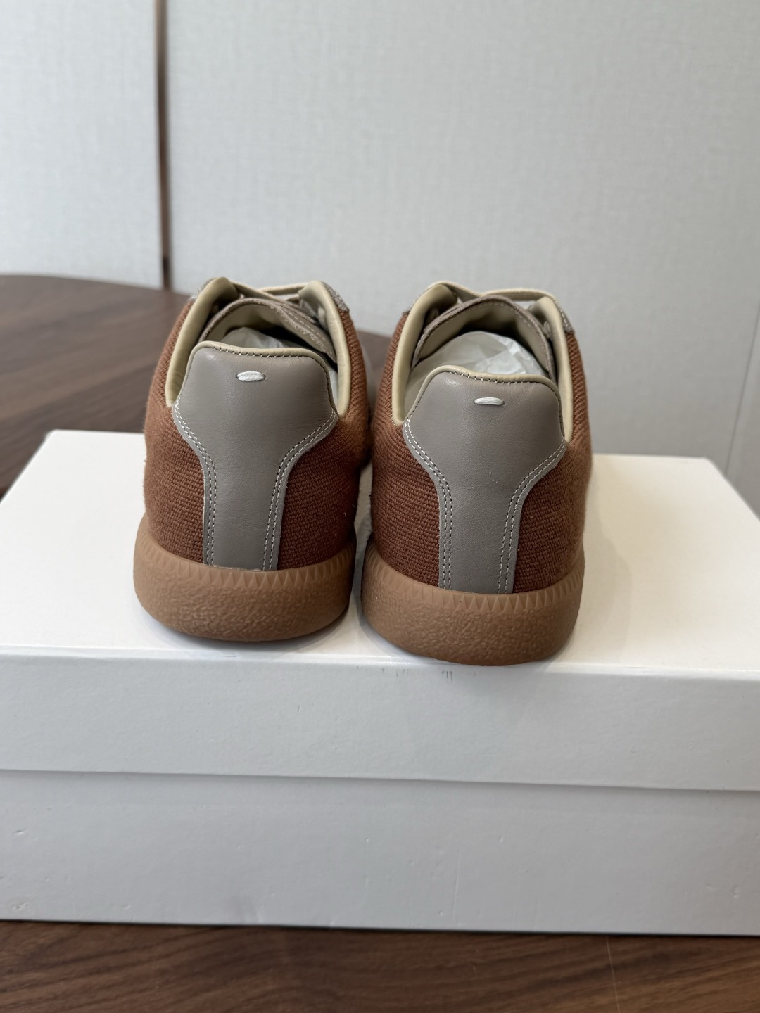 MaisonMargiela MM6 马吉拉 26新色 情侣款 德训鞋 休闲 运动鞋 原版购入开发 做货 鬼才设计师品 MaisonMargiela MM6 马吉拉 26新色 情侣款 德训鞋 休闲 运动鞋 原版购入开发 做货 鬼才设计师品