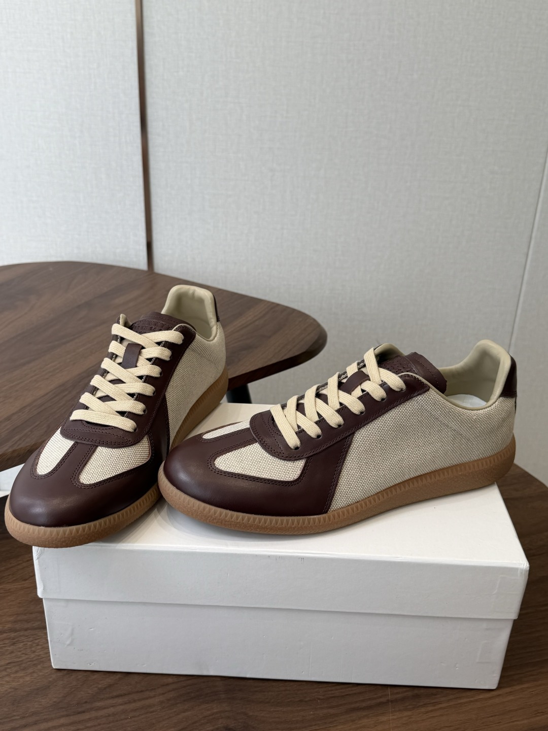 MaisonMargiela MM6 马吉拉 26新色 情侣款 德训鞋 休闲 运动鞋 原版购入开发 做货 鬼才设计师品 MaisonMargiela MM6 马吉拉 26新色 情侣款 德训鞋 休闲 运动鞋 原版购入开发 做货 鬼才设计师品