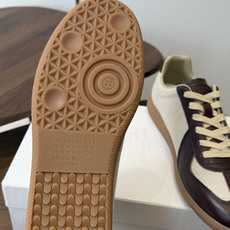 MaisonMargiela MM6 马吉拉 26新色 情侣款 德训鞋 休闲 运动鞋 原版购入开发 做货 鬼才设计师品 MaisonMargiela MM6 马吉拉 26新色 情侣款 德训鞋 休闲 运动鞋 原版购入开发 做货 鬼才设计师品