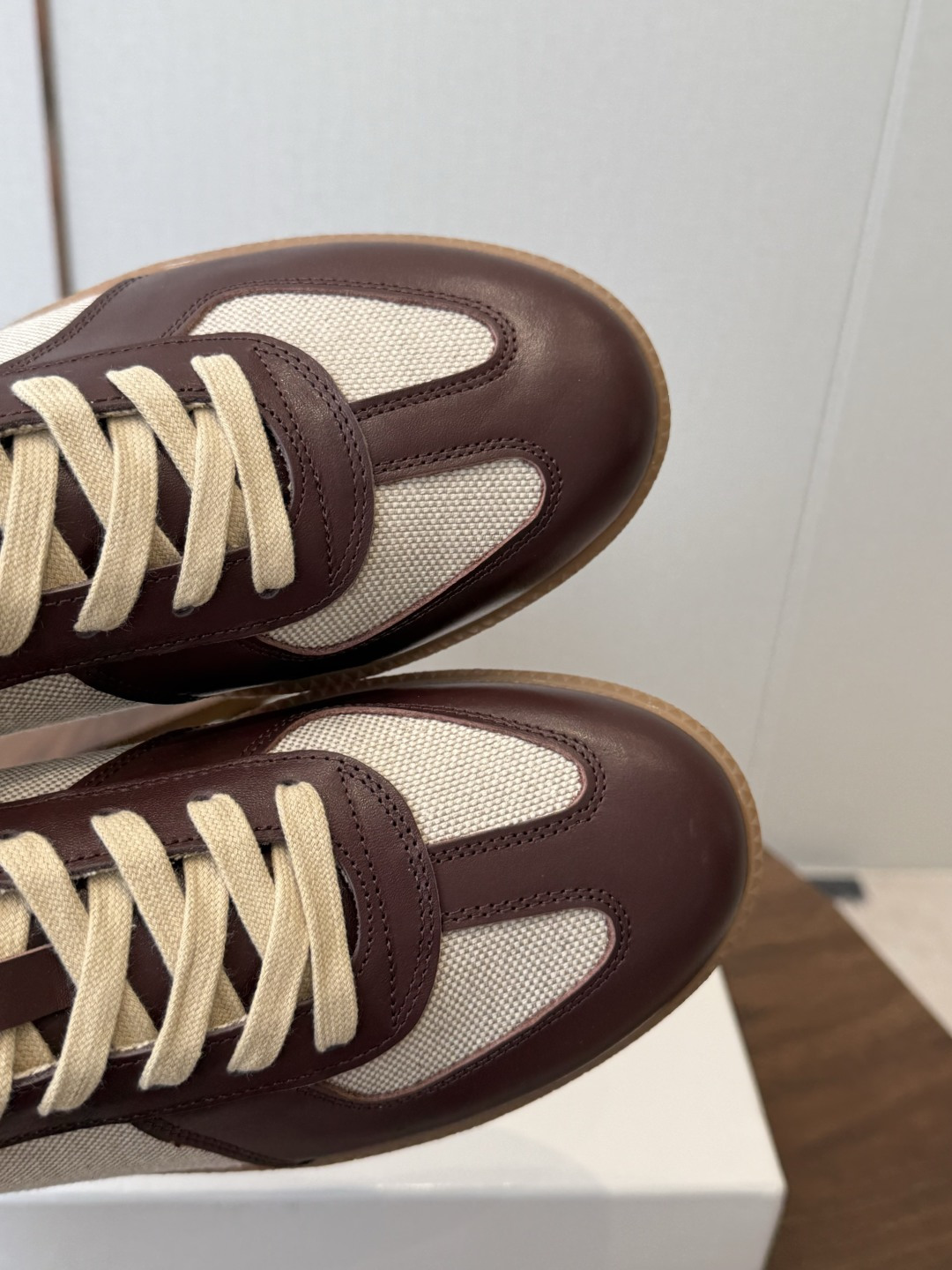 MaisonMargiela MM6 马吉拉 26新色 情侣款 德训鞋 休闲 运动鞋 原版购入开发 做货 鬼才设计师品 MaisonMargiela MM6 马吉拉 26新色 情侣款 德训鞋 休闲 运动鞋 原版购入开发 做货 鬼才设计师品