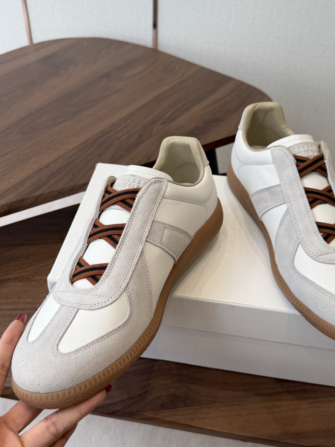 MaisonMargiela MM6 马吉拉 26新色 情侣款 德训鞋 休闲 运动鞋 原版购入开发 做货 鬼才设计师品 MaisonMargiela MM6 马吉拉 26新色 情侣款 德训鞋 休闲 运动鞋 原版购入开发 做货 鬼才设计师品