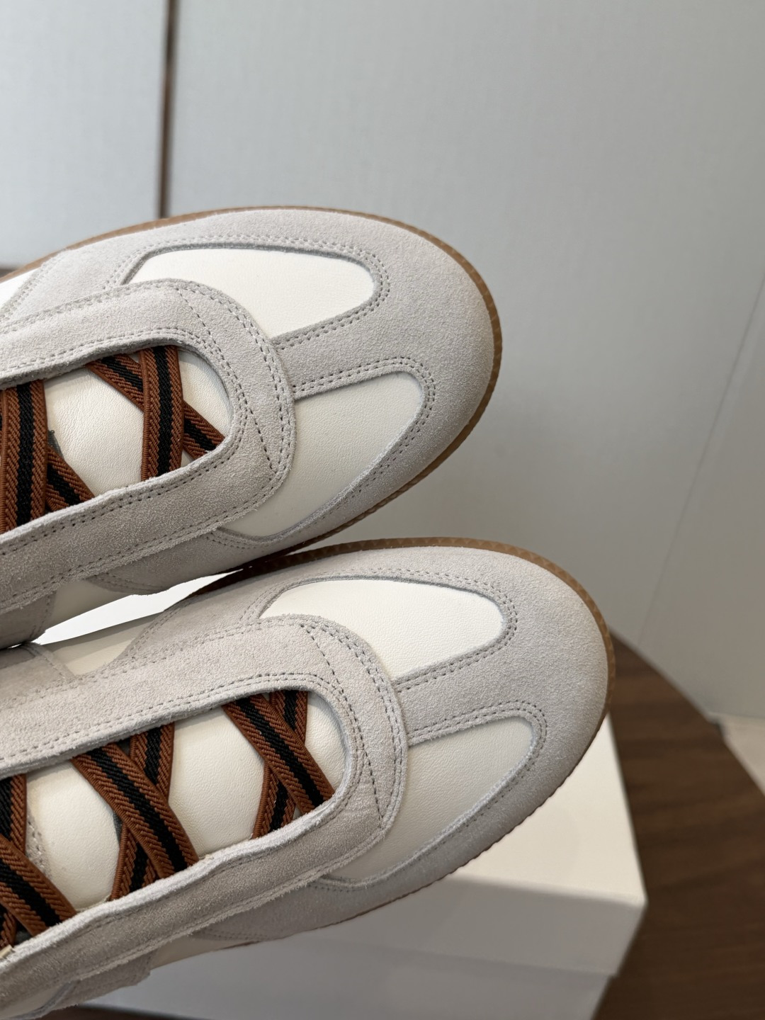 MaisonMargiela MM6 马吉拉 26新色 情侣款 德训鞋 休闲 运动鞋 原版购入开发 做货 鬼才设计师品 MaisonMargiela MM6 马吉拉 26新色 情侣款 德训鞋 休闲 运动鞋 原版购入开发 做货 鬼才设计师品