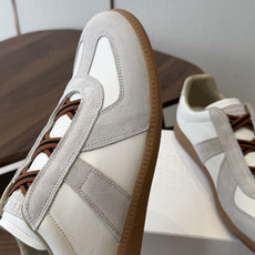 MaisonMargiela MM6 马吉拉 26新色 情侣款 德训鞋 休闲 运动鞋 原版购入开发 做货 鬼才设计师品 MaisonMargiela MM6 马吉拉 26新色 情侣款 德训鞋 休闲 运动鞋 原版购入开发 做货 鬼才设计师品