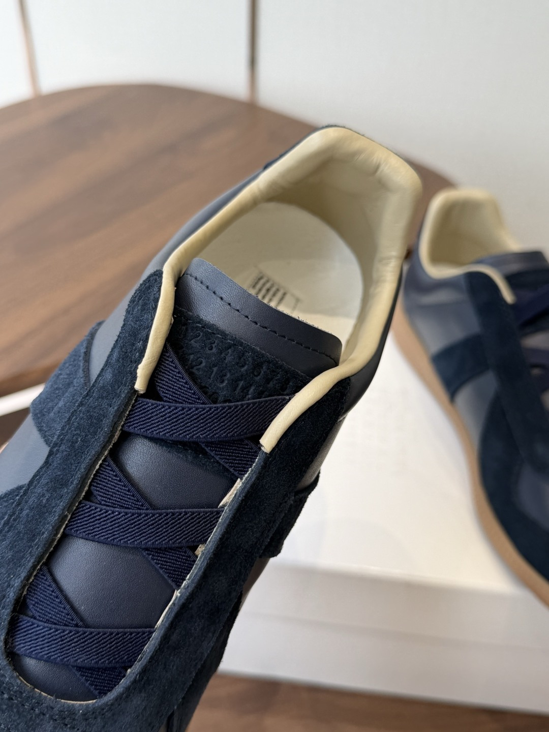 MaisonMargiela MM6 马吉拉 26新色 情侣款 德训鞋 休闲 运动鞋 原版购入开发 做货 鬼才设计师品 MaisonMargiela MM6 马吉拉 26新色 情侣款 德训鞋 休闲 运动鞋 原版购入开发 做货 鬼才设计师品