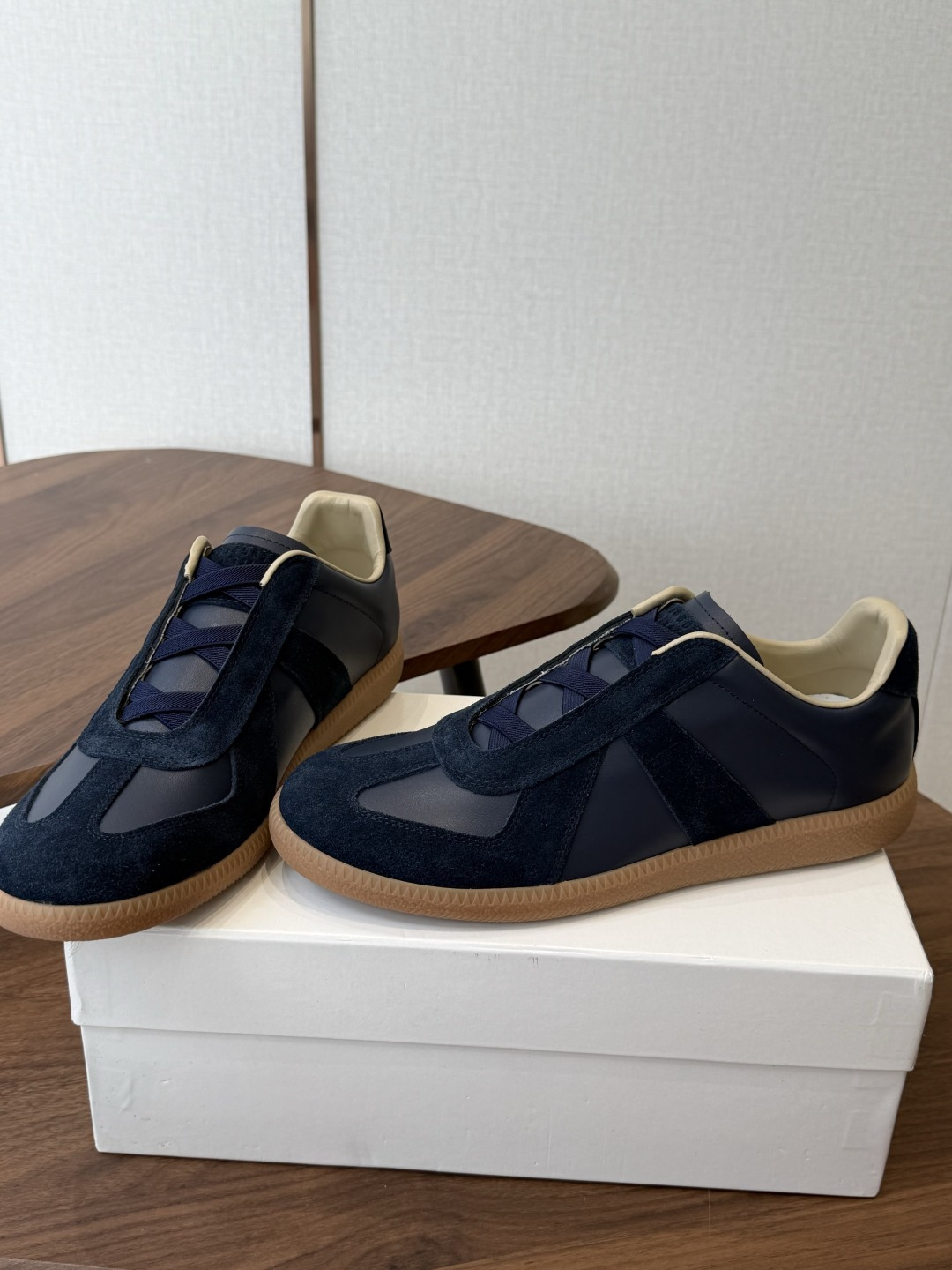 MaisonMargiela MM6 马吉拉 26新色 情侣款 德训鞋 休闲 运动鞋 原版购入开发 做货 鬼才设计师品 MaisonMargiela MM6 马吉拉 26新色 情侣款 德训鞋 休闲 运动鞋 原版购入开发 做货 鬼才设计师品