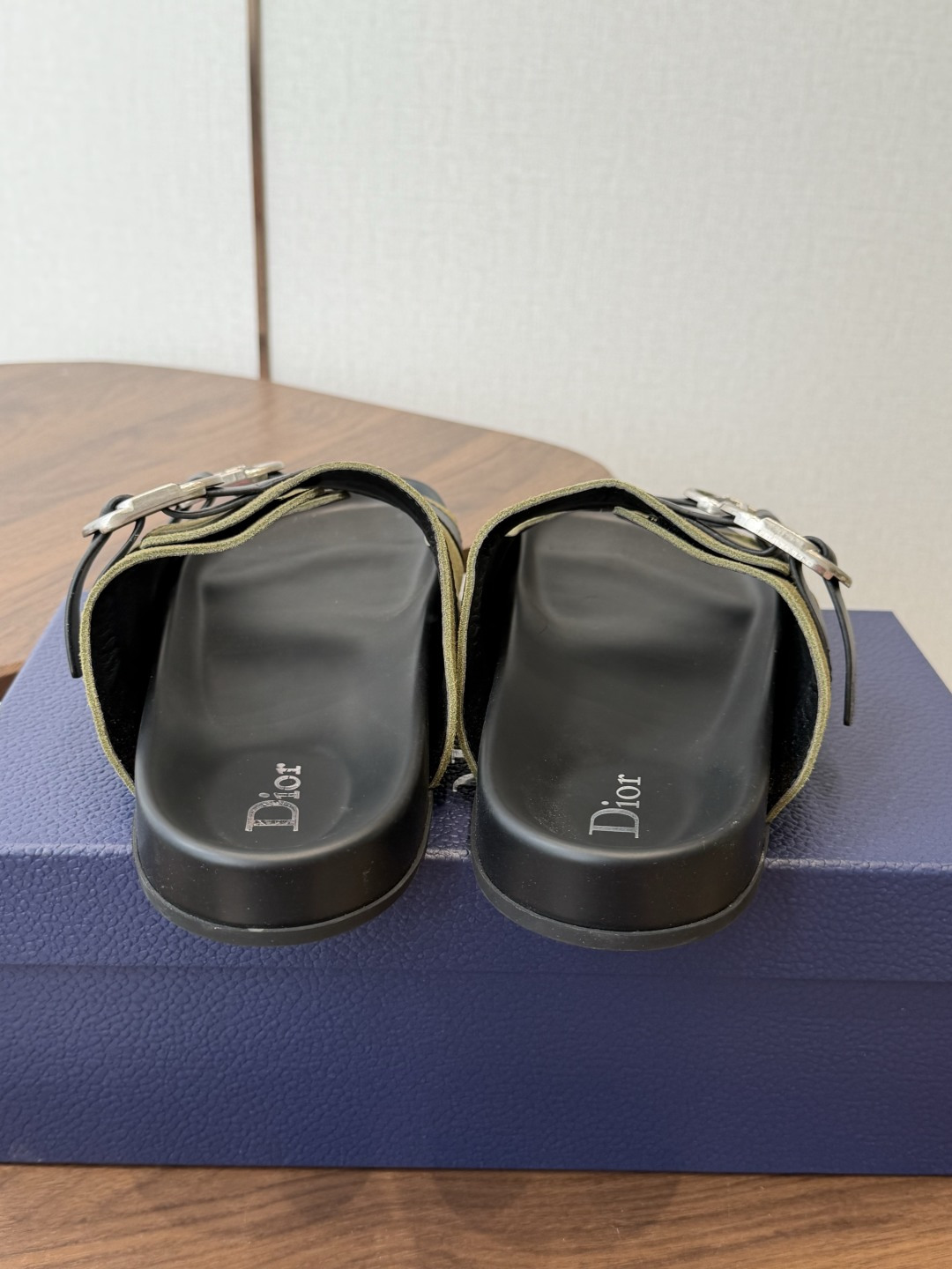 Dior 26ss 春夏最新款 男士超轻发泡大底 凉拖 夏威夷沙滩运动拖鞋 Angelababy入主迪·奥春夏力推系 Dior 26ss 春夏最新款 男士超轻发泡大底 凉拖 夏威夷沙滩运动拖鞋 Angelababy入主迪·奥春夏力推系