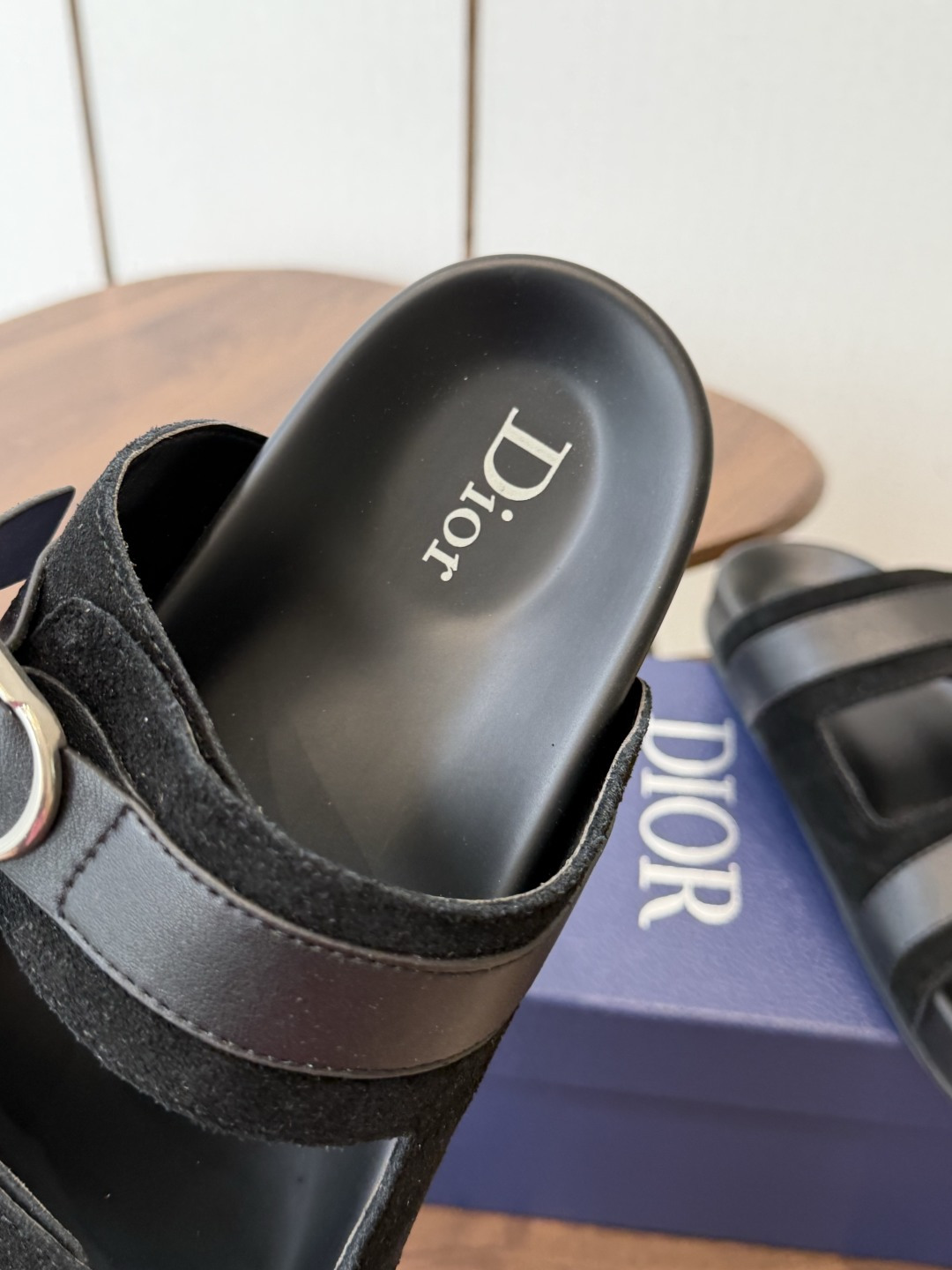 Dior 26ss 春夏最新款 男士超轻发泡大底 凉拖 夏威夷沙滩运动拖鞋 Angelababy入主迪·奥春夏力推系 Dior 26ss 春夏最新款 男士超轻发泡大底 凉拖 夏威夷沙滩运动拖鞋 Angelababy入主迪·奥春夏力推系