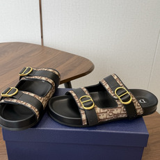Dior 26ss 春夏最新款 男士超轻发泡大底 凉拖 夏威夷沙滩运动拖鞋 Angelababy入主迪·奥春夏力推系 Dior 26ss 春夏最新款 男士超轻发泡大底 凉拖 夏威夷沙滩运动拖鞋 Angelababy入主迪·奥春夏力推系