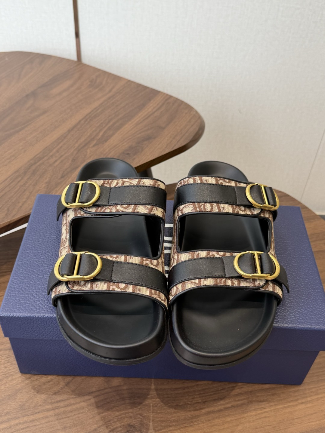 Dior  26ss 春夏最新款  男士超轻发泡大底 凉拖 夏威夷沙滩运动拖鞋 Angelababy入主迪·奥春夏力推系