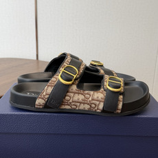 Dior 26ss 春夏最新款 男士超轻发泡大底 凉拖 夏威夷沙滩运动拖鞋 Angelababy入主迪·奥春夏力推系 Dior 26ss 春夏最新款 男士超轻发泡大底 凉拖 夏威夷沙滩运动拖鞋 Angelababy入主迪·奥春夏力推系