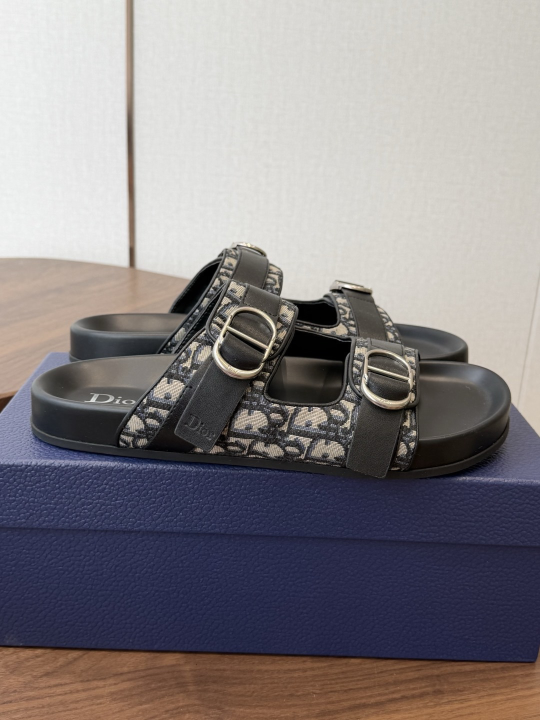 Dior  26ss 春夏最新款  男士超轻发泡大底 凉拖 夏威夷沙滩运动拖鞋 Angelababy入主迪·奥春夏力推系