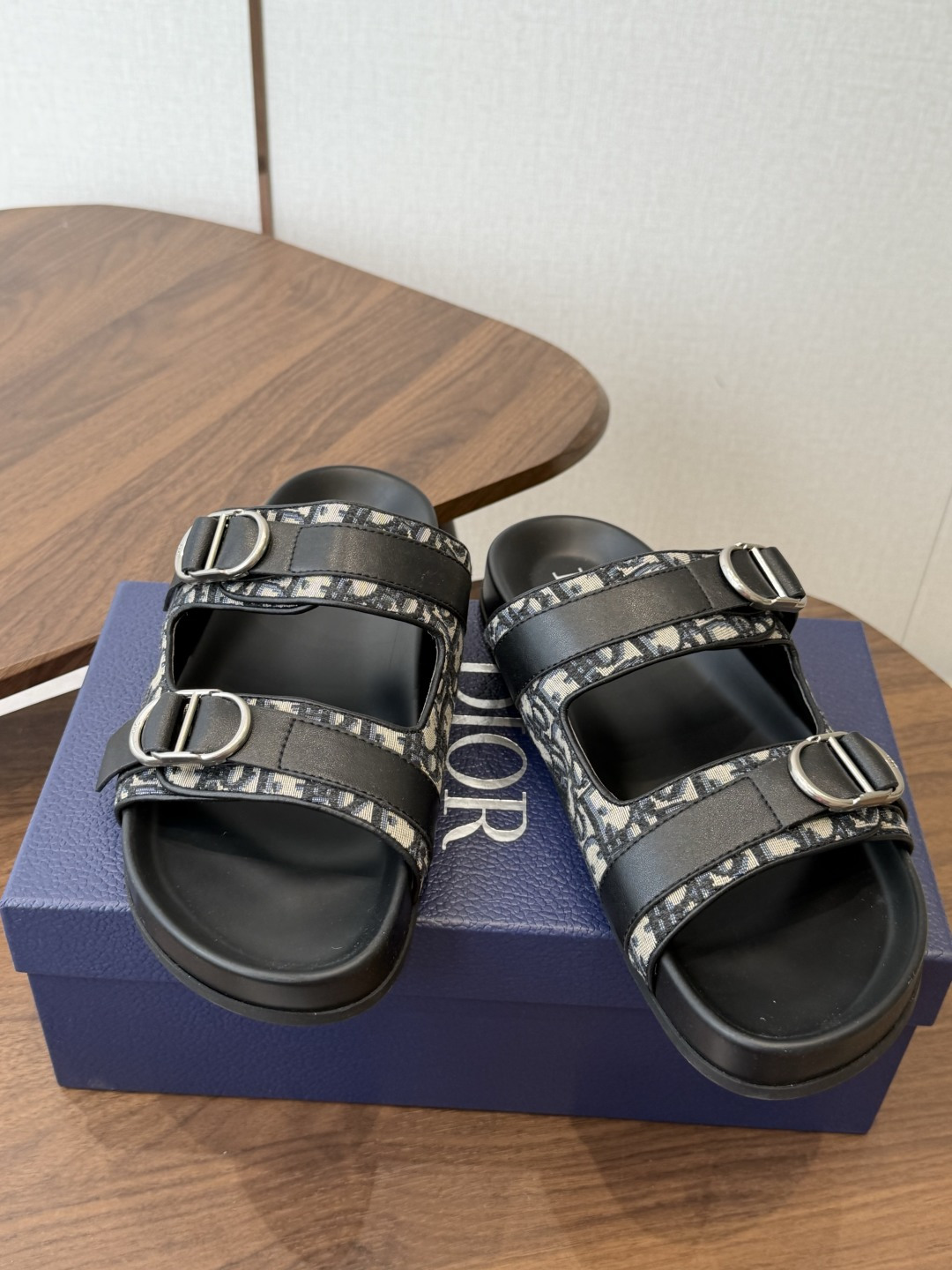 Dior  26ss 春夏最新款  男士超轻发泡大底 凉拖 夏威夷沙滩运动拖鞋 Angelababy入主迪·奥春夏力推系