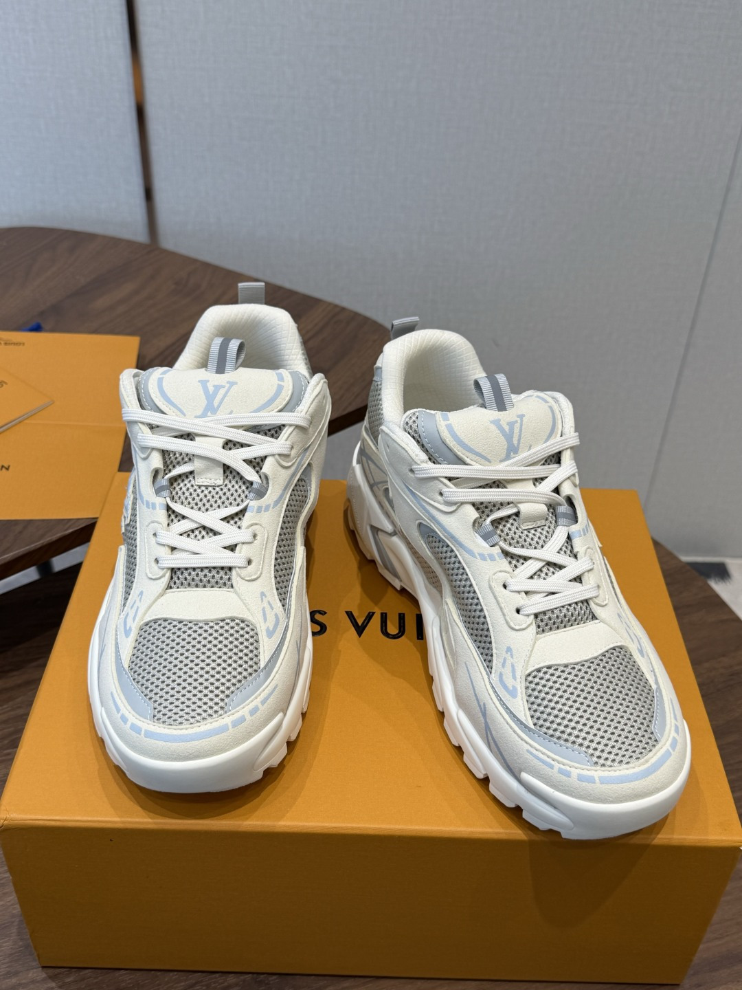 Louis Vuitton Sneakers