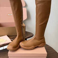 miu miu 运动休闲靴子弹力靴 26ss 秋冬新款 弹力Pu 触感舒适柔软,仿佛第二层肌肤般贴合脚部,柔韧性特别好, miu miu 运动休闲靴子弹力靴 26ss 秋冬新款 弹力Pu 触感舒适柔软,仿佛第二层肌肤般贴合脚部,柔韧性特别好,