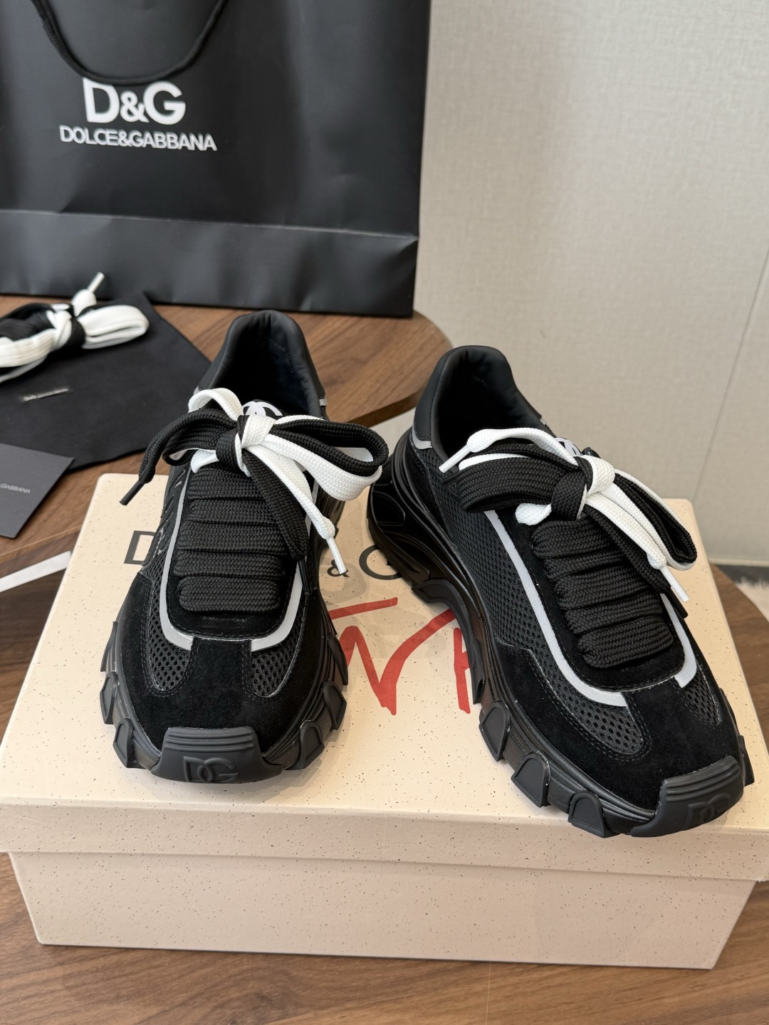Dolce&Gabbana杜嘉班纳 D&G26ss新品 专柜新款运动鞋厚底休闲鞋 爆款系列…… 厚底休闲鞋DG 标志性 Dolce&Gabbana杜嘉班纳 D&G26ss新品 专柜新款运动鞋厚底休闲鞋 爆款系列…… 厚底休闲鞋DG 标志性
