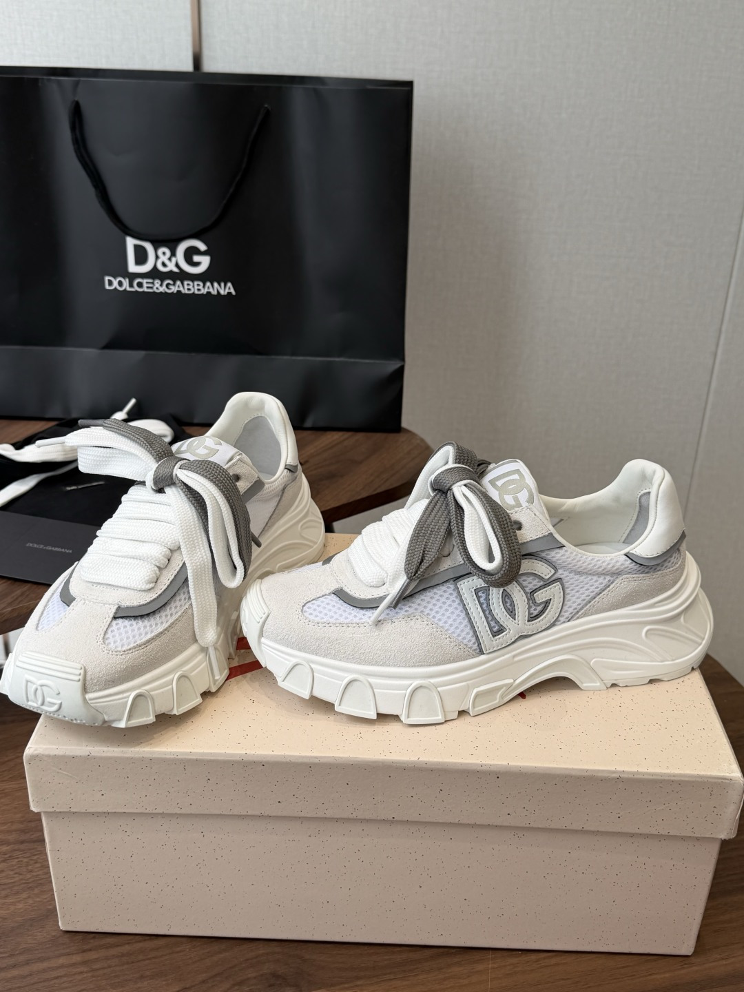 Dolce&Gabbana杜嘉班纳 D&G26ss新品 专柜新款运动鞋厚底休闲鞋 爆款系列…… 厚底休闲鞋DG 标志性 Dolce&Gabbana杜嘉班纳 D&G26ss新品 专柜新款运动鞋厚底休闲鞋 爆款系列…… 厚底休闲鞋DG 标志性