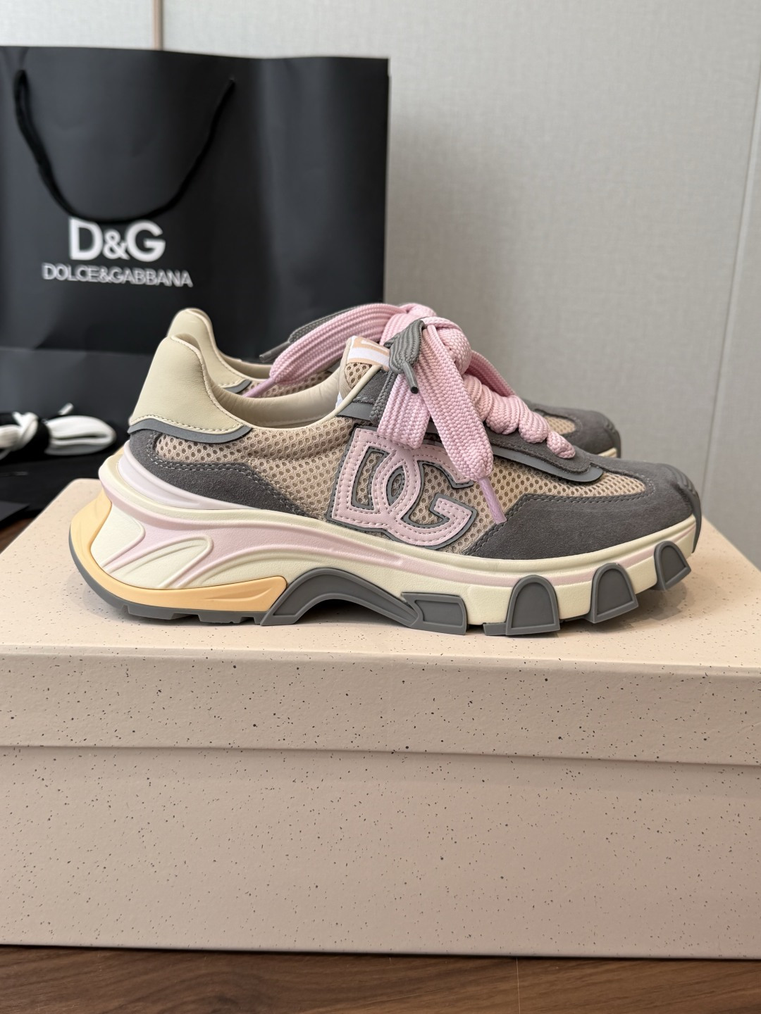 Dolce&Gabbana杜嘉班纳 D&G26ss新品 专柜新款运动鞋厚底休闲鞋 爆款系列…… 厚底休闲鞋DG 标志性 Dolce&Gabbana杜嘉班纳 D&G26ss新品 专柜新款运动鞋厚底休闲鞋 爆款系列…… 厚底休闲鞋DG 标志性