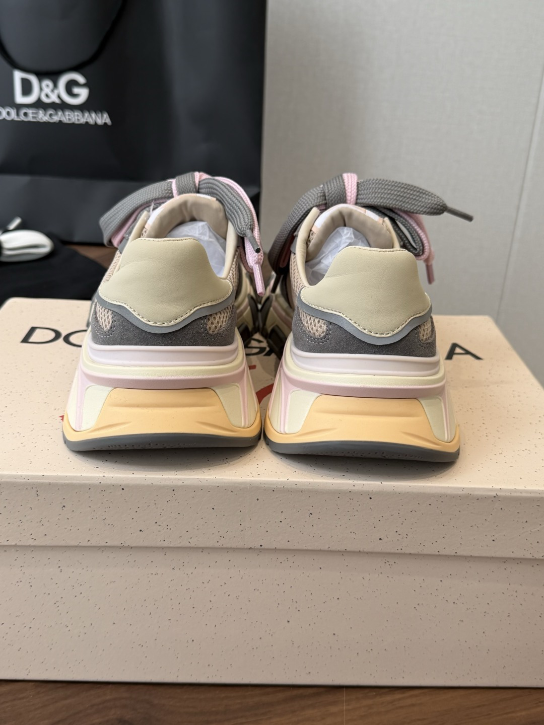 Dolce&Gabbana杜嘉班纳 D&G26ss新品 专柜新款运动鞋厚底休闲鞋 爆款系列…… 厚底休闲鞋DG 标志性 Dolce&Gabbana杜嘉班纳 D&G26ss新品 专柜新款运动鞋厚底休闲鞋 爆款系列…… 厚底休闲鞋DG 标志性