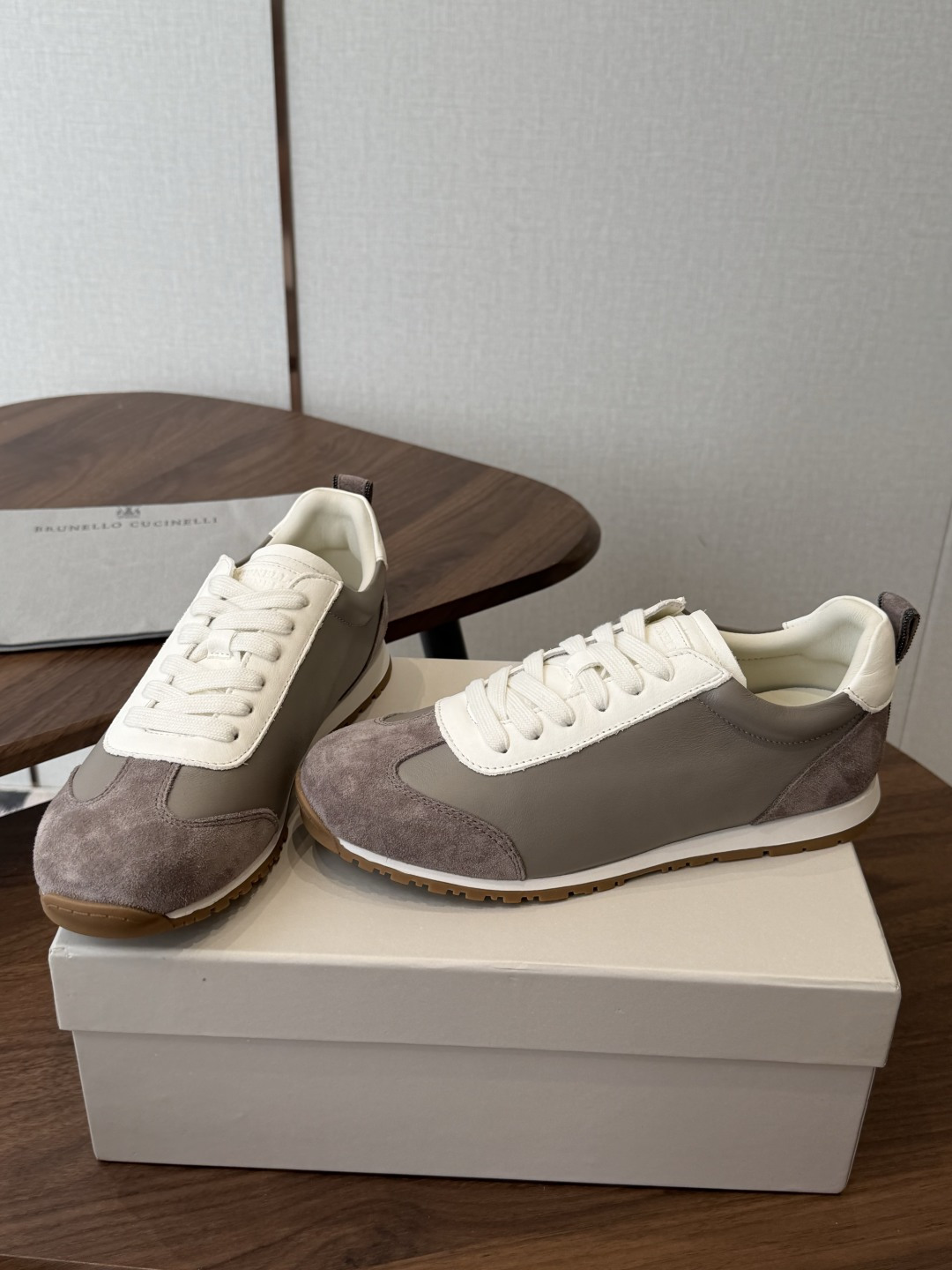 Brunello Cucinelli 26ss最新 Bc 系带 休闲鞋 鞋面进口麂皮/进口牛皮 内里进口羊皮 0.5 Brunello Cucinelli 26ss最新 Bc 系带 休闲鞋 鞋面进口麂皮/进口牛皮 内里进口羊皮 0.5