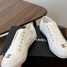 Chanel香奈儿26ss 饼干帆布鞋 鞋 开发了几个月最高版本终于出来了 专柜顶级休闲款运动鞋 这款经典设计 鞋面简洁 Chanel香奈儿26ss 饼干帆布鞋 鞋 开发了几个月最高版本终于出来了 专柜顶级休闲款运动鞋 这款经典设计 鞋面简洁
