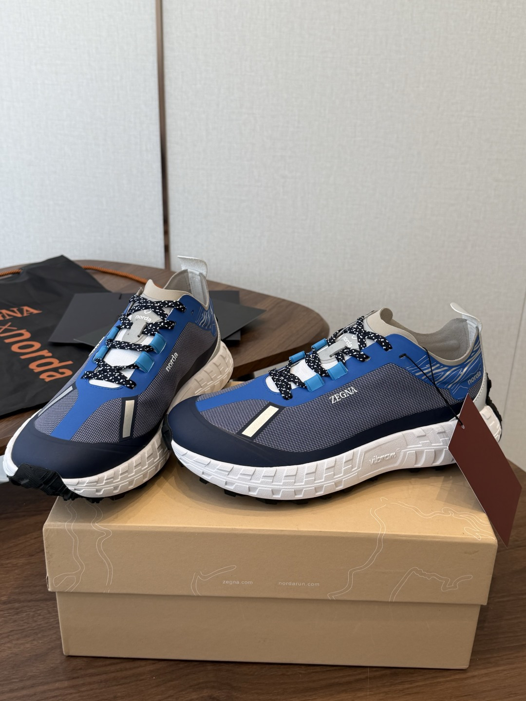 ZEGNA 杰尼亚 (男款)系列 户外 休闲 厚底运动鞋 原版购入开发 做货 这款黑色皮革 Triple Stitch ZEGNA 杰尼亚 (男款)系列 户外 休闲 厚底运动鞋 原版购入开发 做货 这款黑色皮革 Triple Stitch