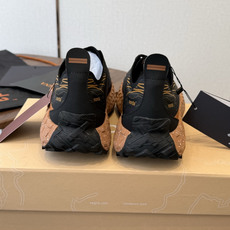 ZEGNA 杰尼亚 (男款)系列 户外 休闲 厚底运动鞋 原版购入开发 做货 这款黑色皮革 Triple Stitch ZEGNA 杰尼亚 (男款)系列 户外 休闲 厚底运动鞋 原版购入开发 做货 这款黑色皮革 Triple Stitch