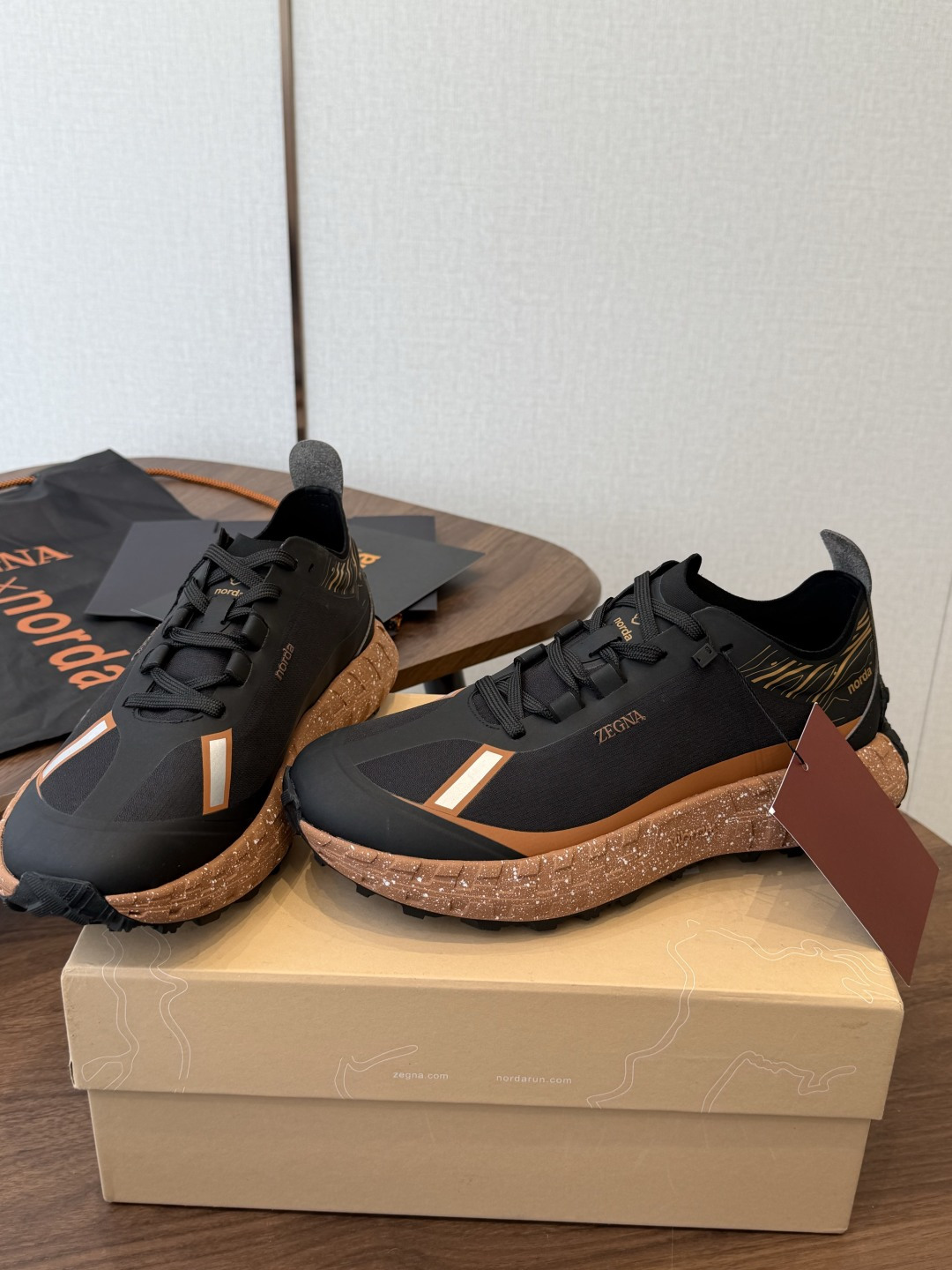 ZEGNA 杰尼亚 (男款)系列 户外 休闲 厚底运动鞋 原版购入开发 做货 这款黑色皮革 Triple Stitch ZEGNA 杰尼亚 (男款)系列 户外 休闲 厚底运动鞋 原版购入开发 做货 这款黑色皮革 Triple Stitch