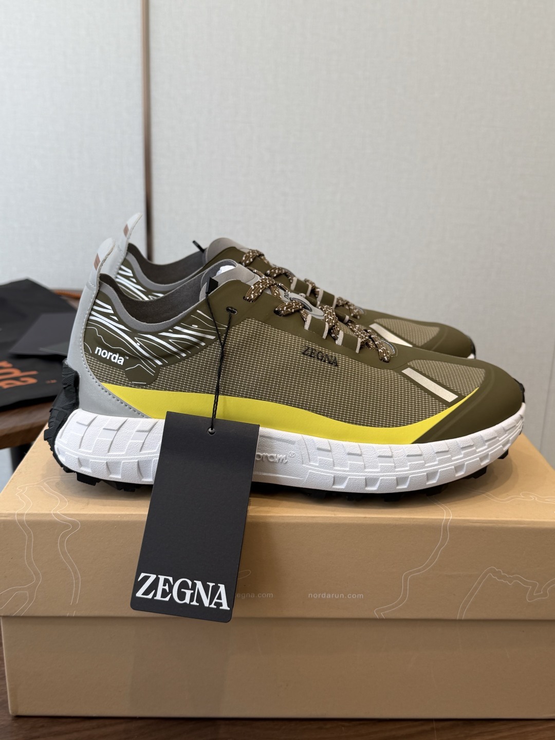 ZEGNA 杰尼亚 (男款)系列 户外 休闲 厚底运动鞋 原版购入开发 做货 这款黑色皮革 Triple Stitch ZEGNA 杰尼亚 (男款)系列 户外 休闲 厚底运动鞋 原版购入开发 做货 这款黑色皮革 Triple Stitch
