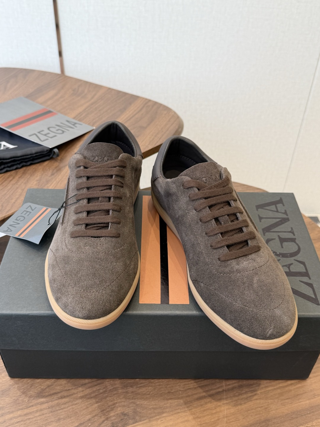 ZEGNA 杰尼亚 (男款)系列 户外 休闲 运动鞋 吴磊同款 原版购入开发 做货 这款黑色皮革 Triple Stit ZEGNA 杰尼亚 (男款)系列 户外 休闲 运动鞋 吴磊同款 原版购入开发 做货 这款黑色皮革 Triple Stit