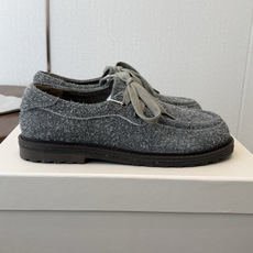 Brunello Cucinelli 26ss 秋冬新款复古乐福鞋‼ BC是意大利知名品牌,极简主义风格,纯手工串联珠链 Brunello Cucinelli 26ss 秋冬新款复古乐福鞋‼ BC是意大利知名品牌,极简主义风格,纯手工串联珠链