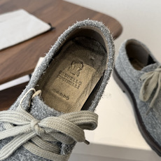 Brunello Cucinelli 26ss 秋冬新款复古乐福鞋‼ BC是意大利知名品牌,极简主义风格,纯手工串联珠链 Brunello Cucinelli 26ss 秋冬新款复古乐福鞋‼ BC是意大利知名品牌,极简主义风格,纯手工串联珠链