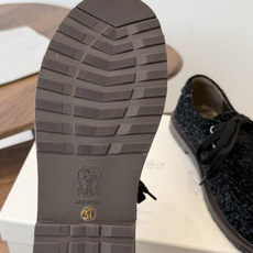 Brunello Cucinelli 26ss 秋冬新款复古乐福鞋‼ BC是意大利知名品牌,极简主义风格,纯手工串联珠链 Brunello Cucinelli 26ss 秋冬新款复古乐福鞋‼ BC是意大利知名品牌,极简主义风格,纯手工串联珠链